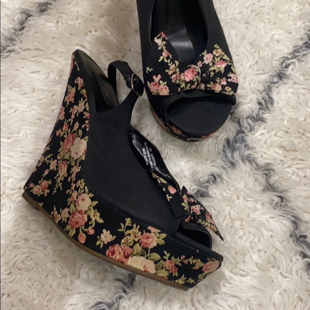 Peep Toe Floral Wedge Platforms